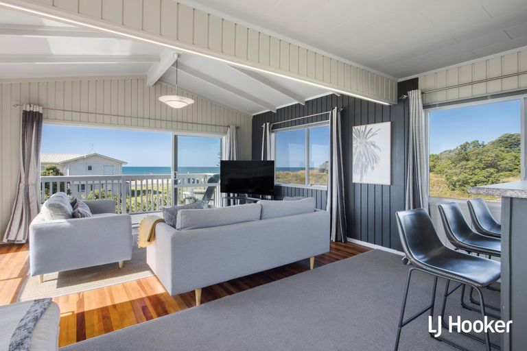 Photo of property in 287 Seaforth Road, Waihi Beach, 3611