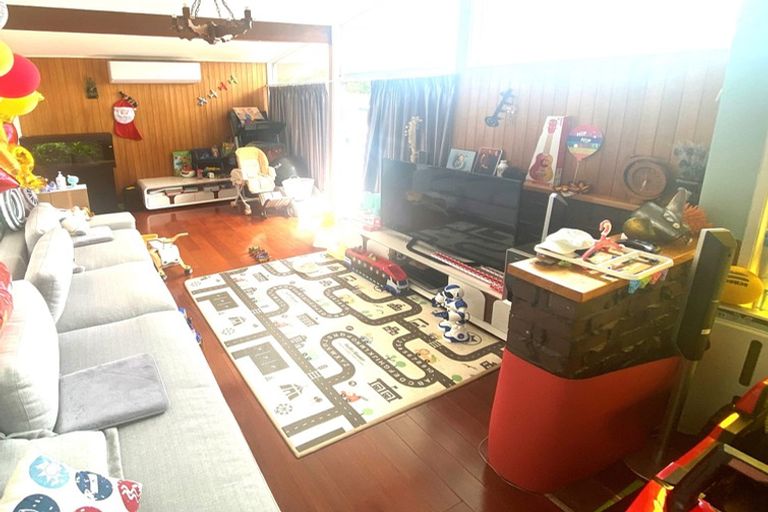 Photo of property in 2 Damson Place, Bucklands Beach, Auckland, 2012