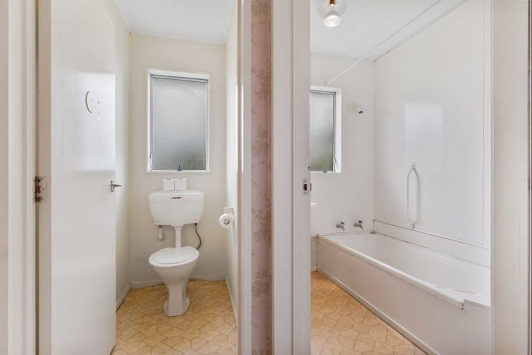 Photo of property in 16 Adkin Avenue, Levin, 5510