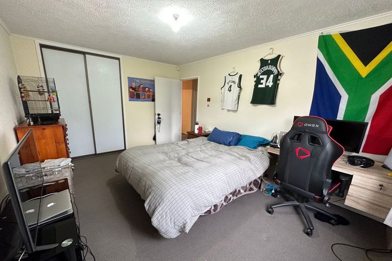 Photo of property in 36 Lewisham Street, Highland Park, Auckland, 2010