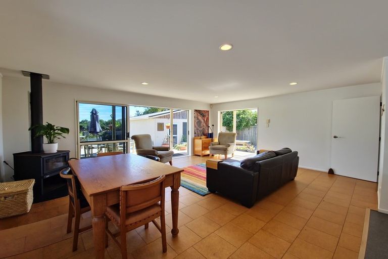 Photo of property in 11 Rodney Avenue, Te Horo Beach, Otaki, 5581