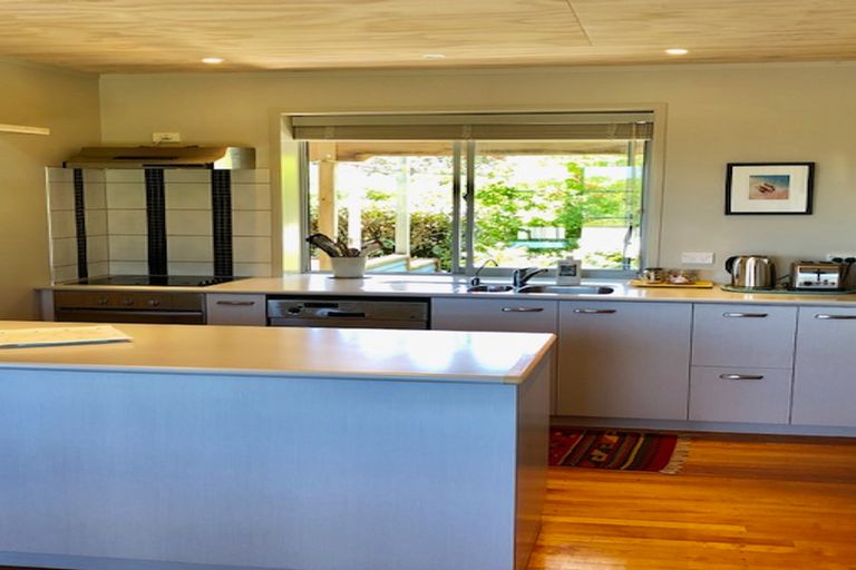 Photo of property in 22 Kendale Drive, Leigh, 0985