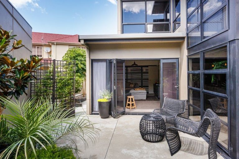 Photo of property in 143 Victoria Avenue, Hokowhitu, Palmerston North, 4410