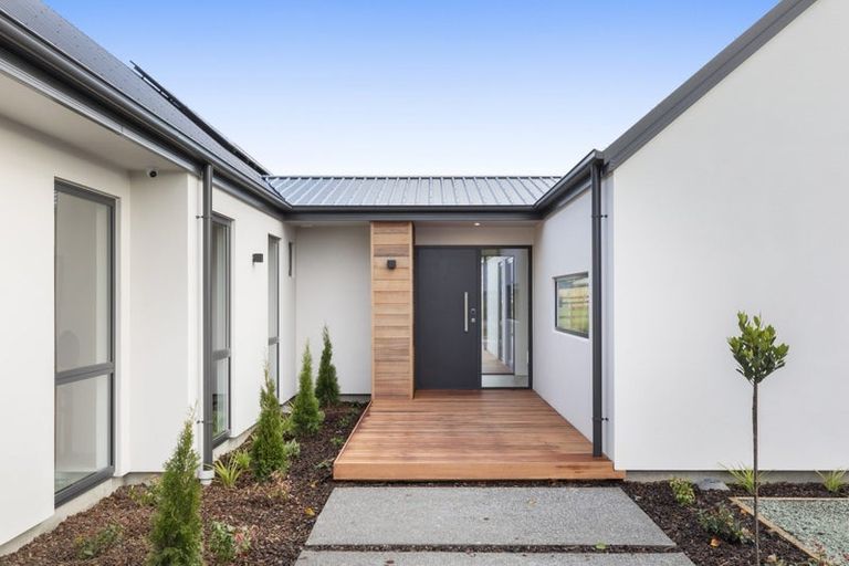 Photo of property in 90 Ridgeland Way, West Melton, 7618