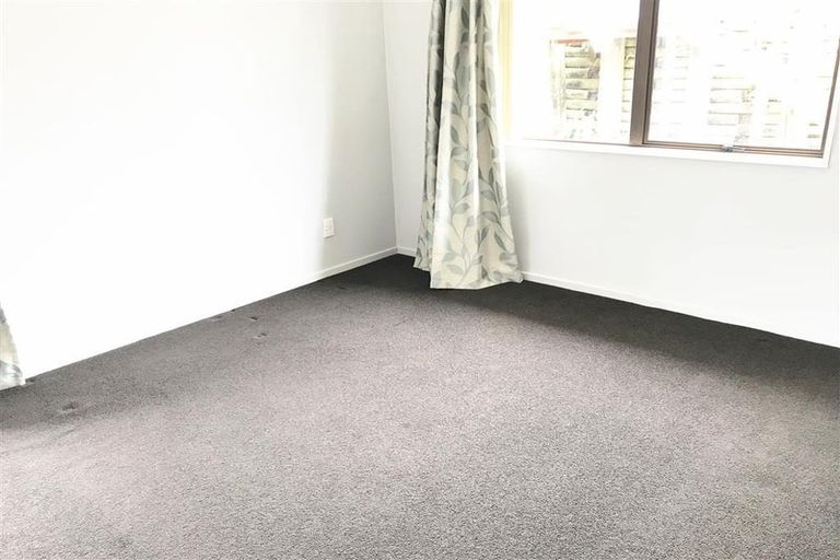 Photo of property in 953 East Coast Road, Torbay, Auckland, 0630