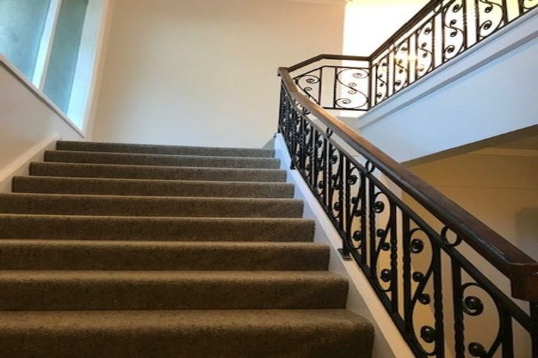 Photo of property in 7 Waiteata Road, Kelburn, Wellington, 6012