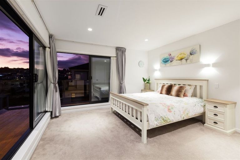 Photo of property in 6 Kina Place, Long Bay, Auckland, 0630