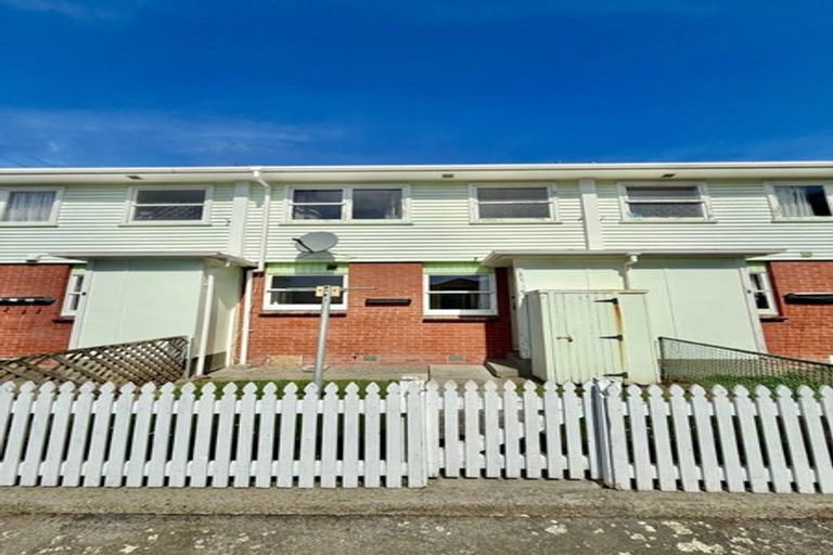 Photo of property in Oberon Flats, 48a Merton Street, Trentham, Upper Hutt, 5018