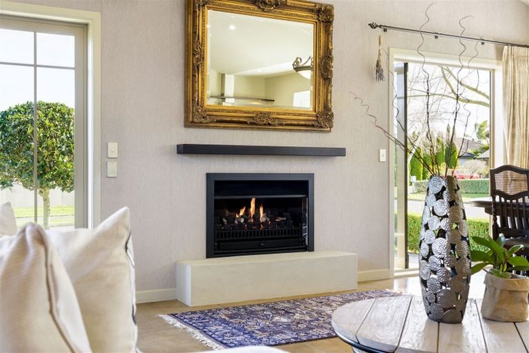 Photo of property in 69 Wiltshire Drive, Huntington, Hamilton, 3210