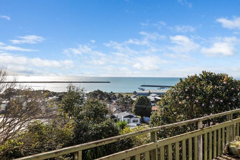 Photo of property in 11 South Road, Moturoa, New Plymouth, 4310