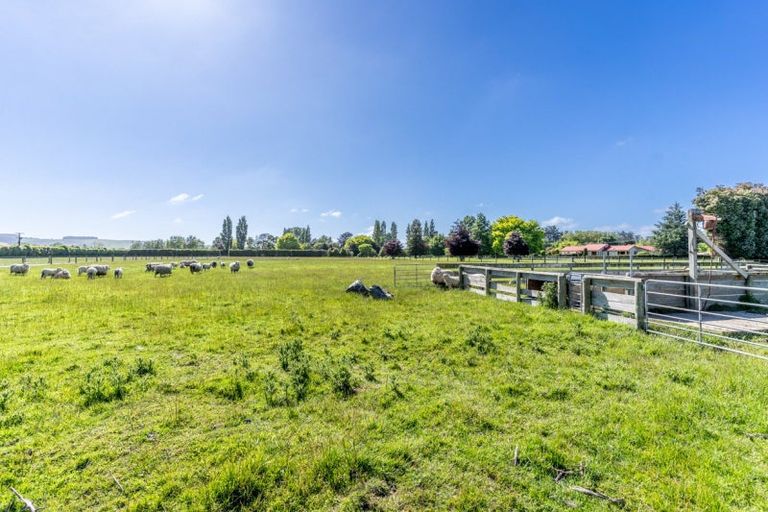 Photo of property in 201 Egerton Road, Winton, 9781