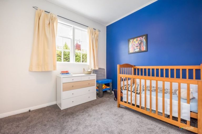 Photo of property in 46 Norton Park Avenue, Fairfield, Lower Hutt, 5011