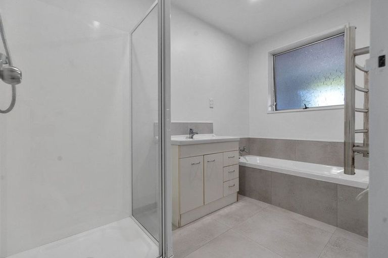 Photo of property in 1/39 Chipping Lane, Redwood, Christchurch, 8051