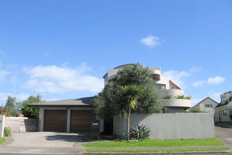 Photo of property in 1 Sunbrae Grove, Mount Maunganui, 3116