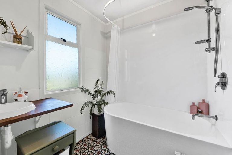 Photo of property in 87 South Road, Manaia, 4612