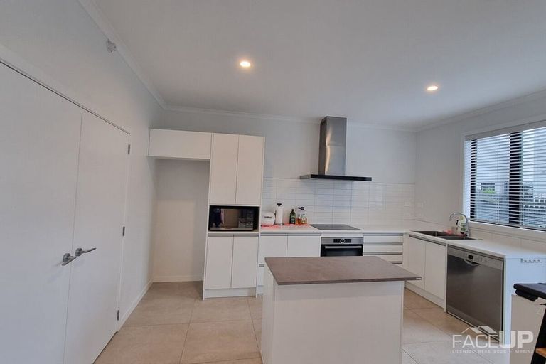 Photo of property in 9 Frank Gill Road, Hobsonville, Auckland, 0616