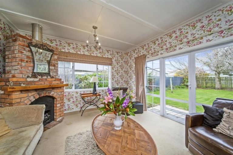 Photo of property in 22 Disraeli Street, Hawera, 4610