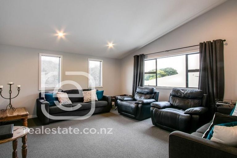 Photo of property in 75 Milton Road, Bluff Hill, Napier, 4110