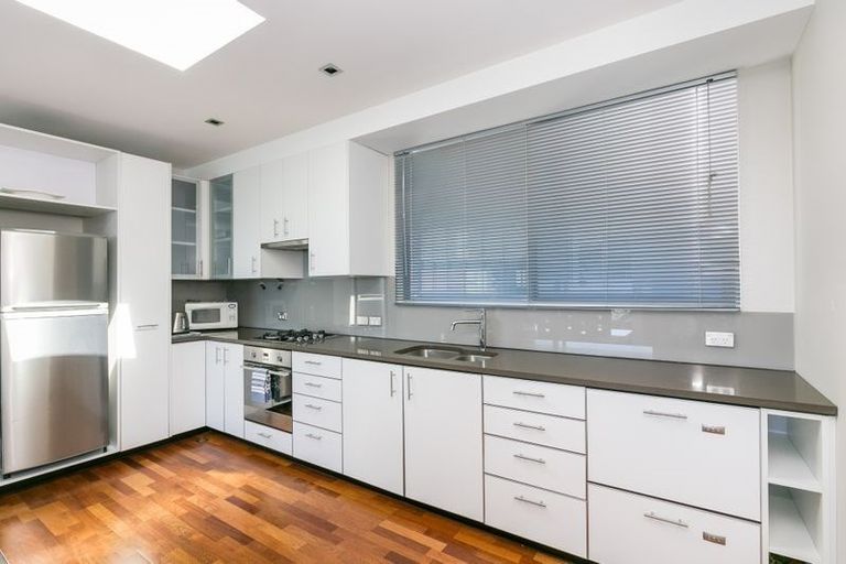 Photo of property in Patent 326 Apartments, 326 Evans Bay Parade, Hataitai, Wellington, 6021