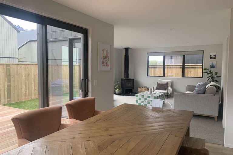 Photo of property in 15 Friesian Close, Jacks Point, 9371