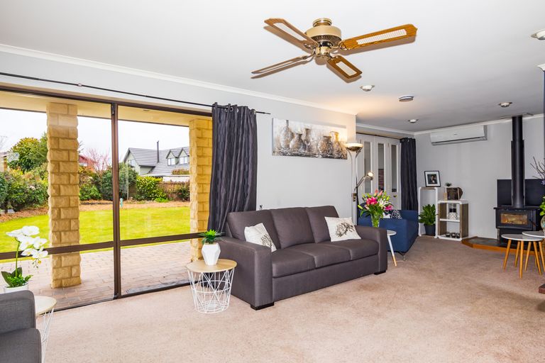 Photo of property in 37 Temple Crescent, Gleniti, Timaru, 7910