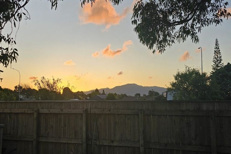 Photo of property in 18 Rosewood Place, Paraparaumu, 5032