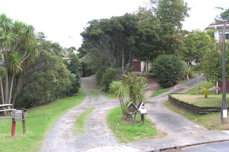 Photo of property in 35 Sispara Place, Beach Haven, Auckland, 0626