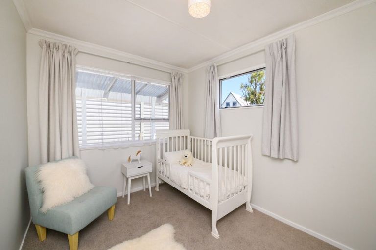 Photo of property in 20 Newton Place, Westbrook, Palmerston North, 4412