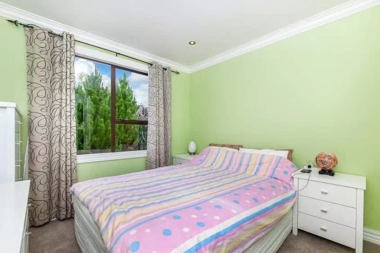 Photo of property in 12 Hillman Place, Ranui, Auckland, 0612