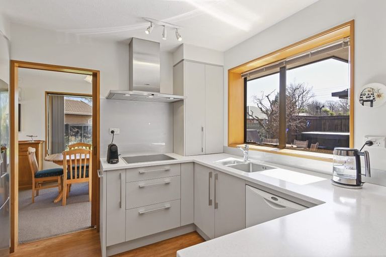 Photo of property in 6 Thornhill Place, Sockburn, Christchurch, 8042