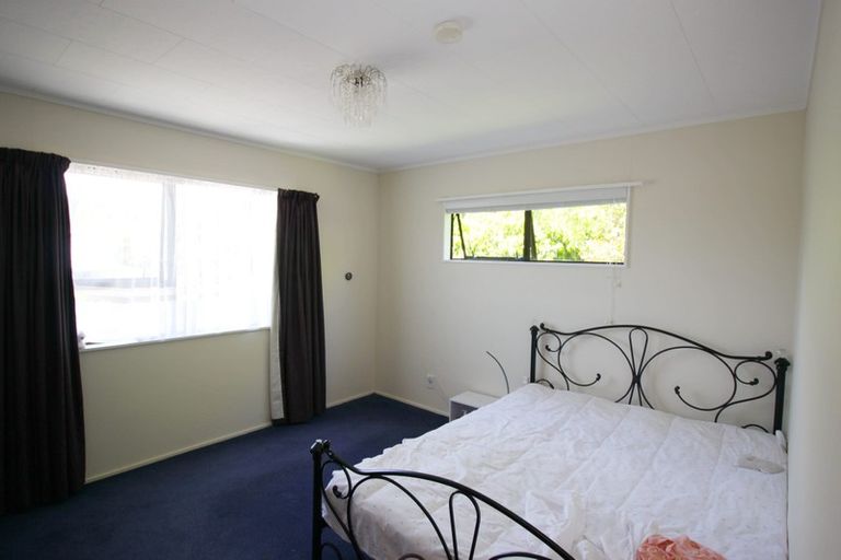 Photo of property in 75 Omapere Street, Whitby, Porirua, 5024