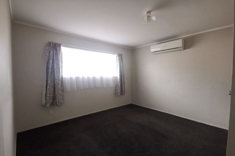Photo of property in 2/462 Great South Road, Opaheke, Papakura, 2113