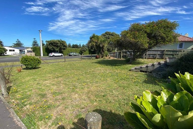 Photo of property in 1 Rangiora Street, Castlecliff, Whanganui, 4501