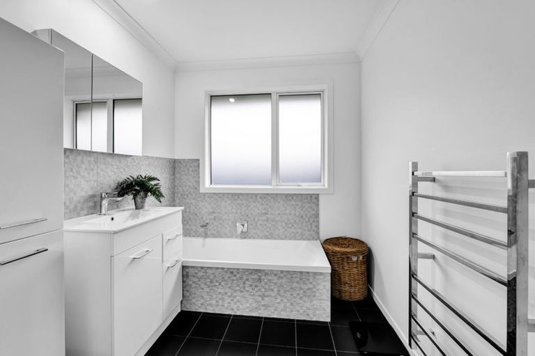 Photo of property in 110 Cracroft Street, Waitara, 4320