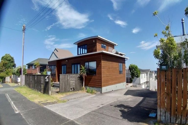 Photo of property in 722 East Coast Road, Pinehill, Auckland, 0632