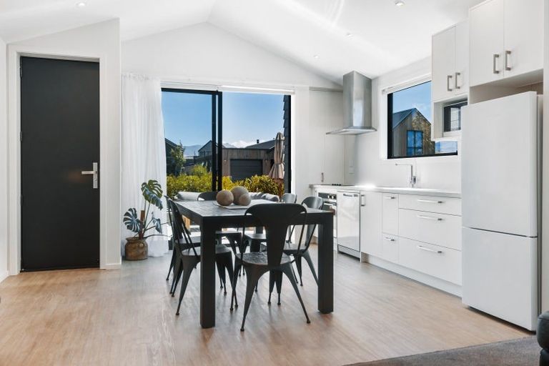 Photo of property in 4 Matakanui Lane, Wanaka, 9305