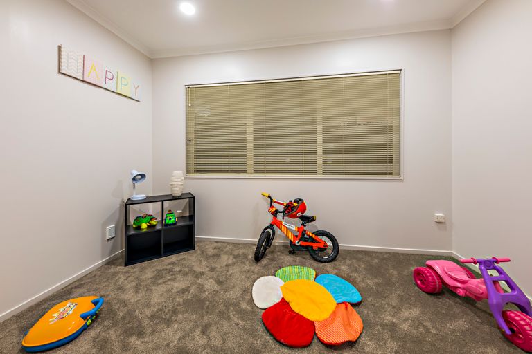 Photo of property in 31 Muirfield Street, Wattle Downs, Auckland, 2103