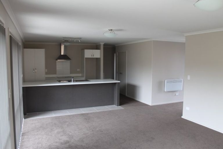 Photo of property in 28 Trauzer Place, Flagstaff, Hamilton, 3210