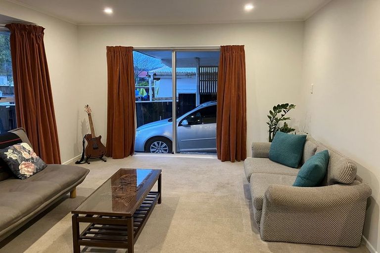 Photo of property in 2/52 Gemstone Drive, Birchville, Upper Hutt, 5018