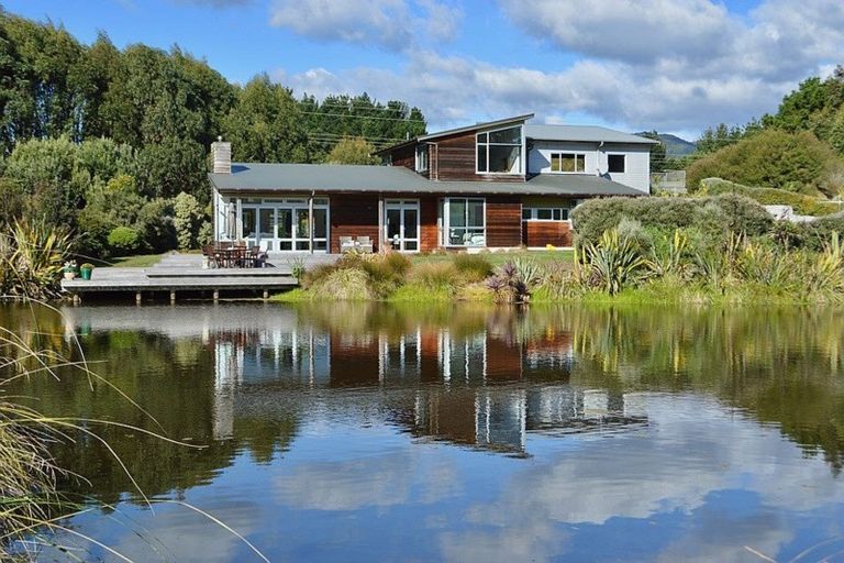 Photo of property in 31 Waitaheke Road, Te Horo, Otaki, 5581