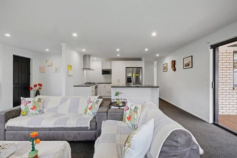 Photo of property in 15 Dreaver Drive, Waitara, 4320