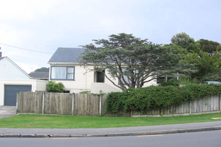 Photo of property in 95 Broderick Road, Johnsonville, Wellington, 6037