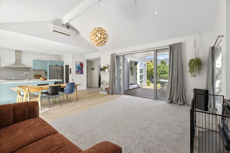 Photo of property in 88 Rob Roy Lane, Wanaka, 9305