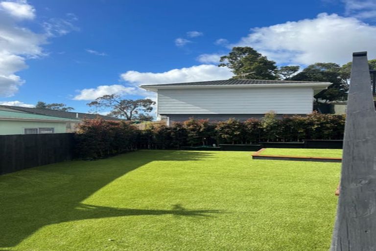 Photo of property in 38 Lilburn Crescent, Massey, Auckland, 0614
