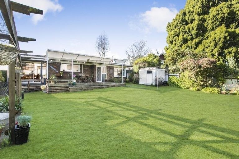 Photo of property in 8 Mccall Place, Opaheke, Papakura, 2113