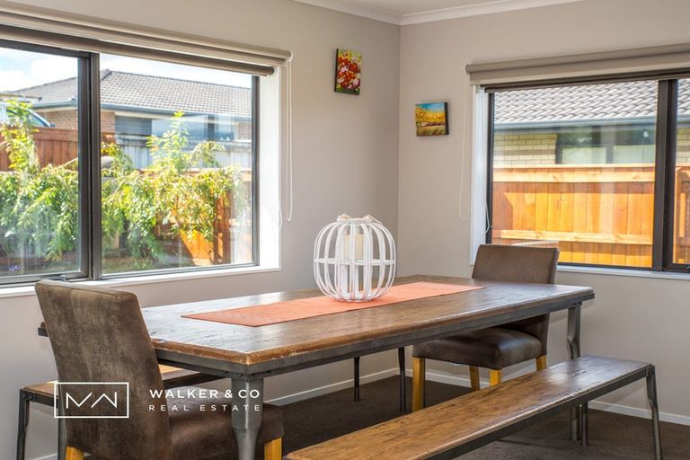 Photo of property in 48 Percy Kinsman Crescent, Riverstone Terraces, Upper Hutt, 5018