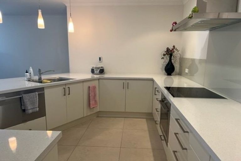 Photo of property in 16 Parkland Rise, Omokoroa, 3114