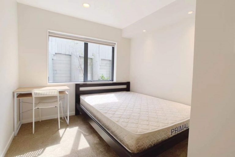 Photo of property in 10d Woodall Place, Totara Vale, Auckland, 0627