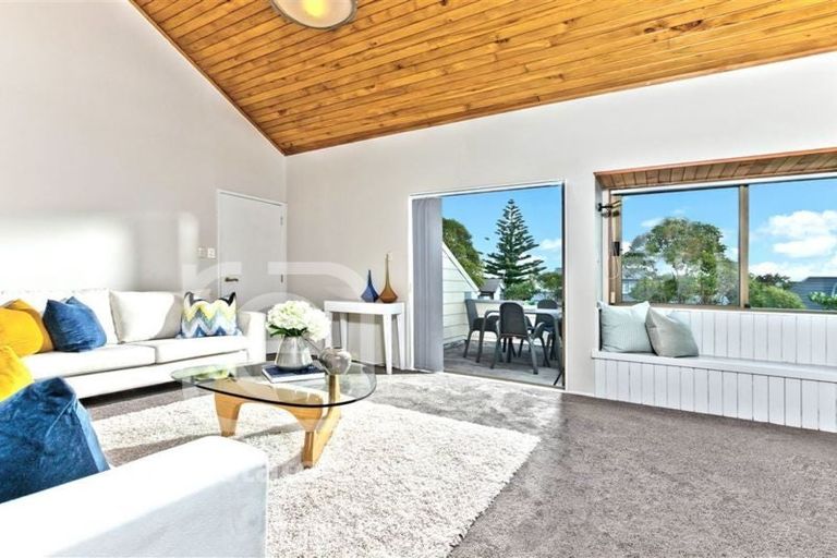 Photo of property in 41 Kennedy Avenue, Forrest Hill, Auckland, 0620