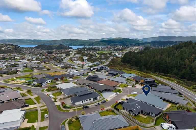 Photo of property in 10 Weatherdeck Close, Whitby, Porirua, 5024